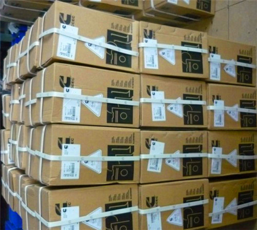 抽沙船QSK60康明斯發(fā)動(dòng)機配件庫存倉庫